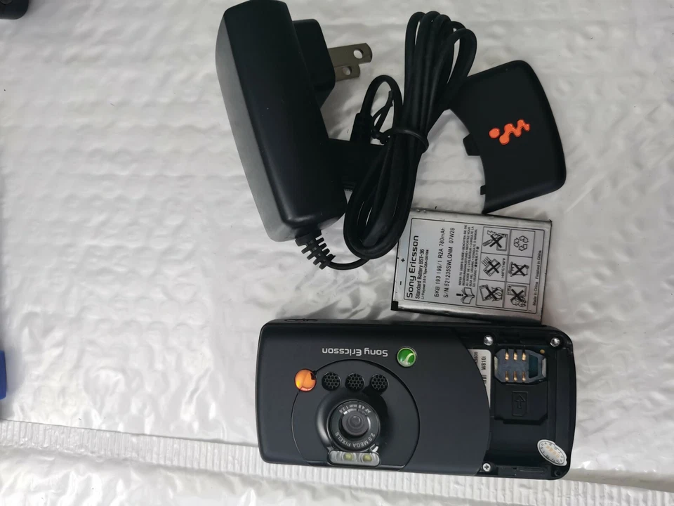 Sony Ericcson Walkman W810i - Satin black Unlocked Cellular Phone - Image 3 of 4