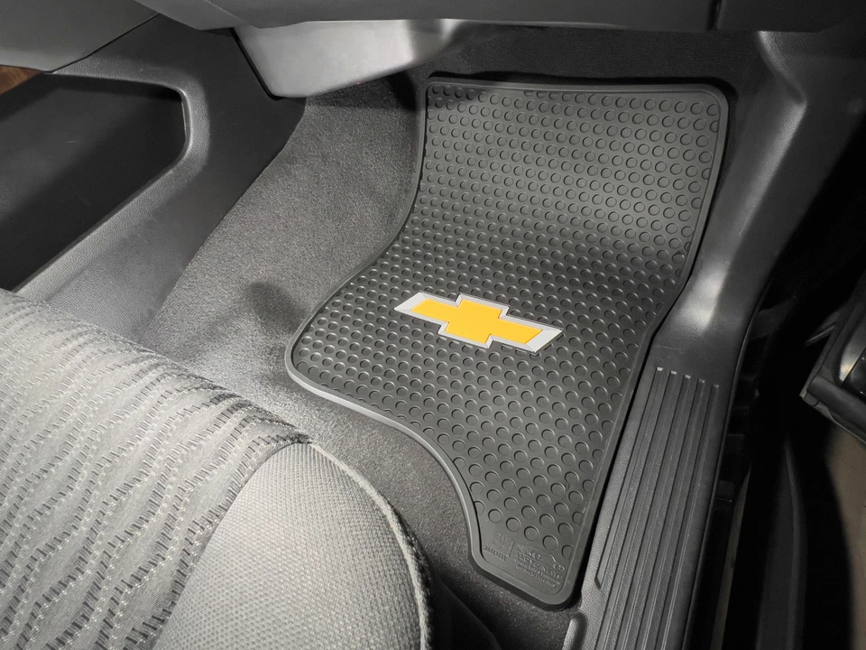 Lloyd Mats All Weather 2PC Set for 2015-2020 Chevy Suburban (Foot Rest Covered) Foto 3 de 4