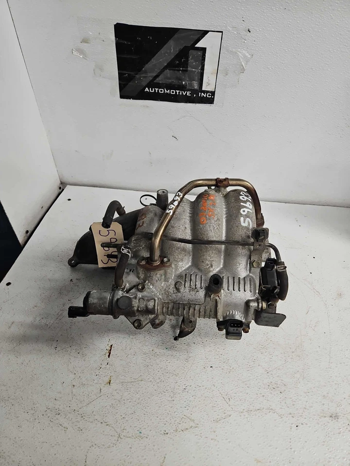 Colector de admisión de motor Suzuki Aerio 2002-2003 2,0 L OEM Foto 2 de 4