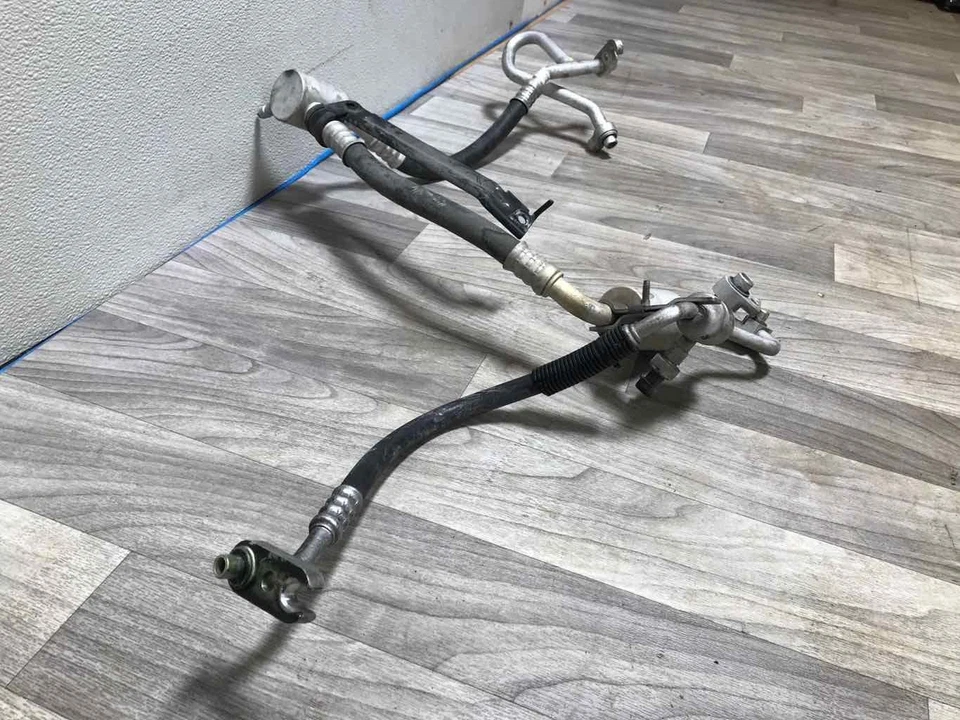 Manguera de succión de descarga de aire acondicionado 23443882 23438932 se adapta a 15-20 Chevy Suburban 1500 5,3 L Foto 2 de 4