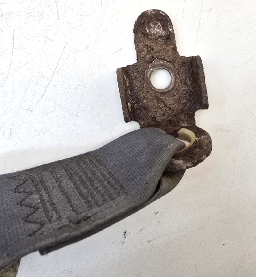 Натяжитель ремня безопасности переднего левого водителя для Toyota Tacoma 1995-1998 годов выпуска - Изображение 3 из 4