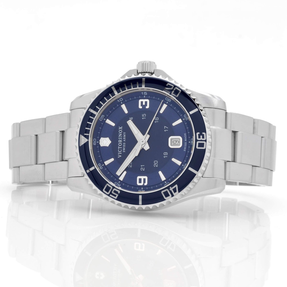 Victorinox Swiss Army Men's Maverick Navy Blue Dial Steel Bracelet