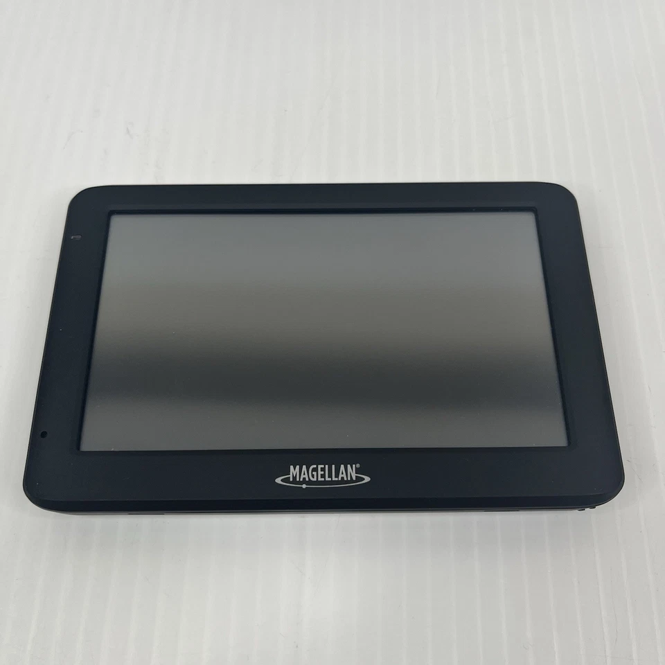 Magellan RoadMate 5635T-LM 5-inch GPS Navigator With Mount Bundle - Image 3 of 4