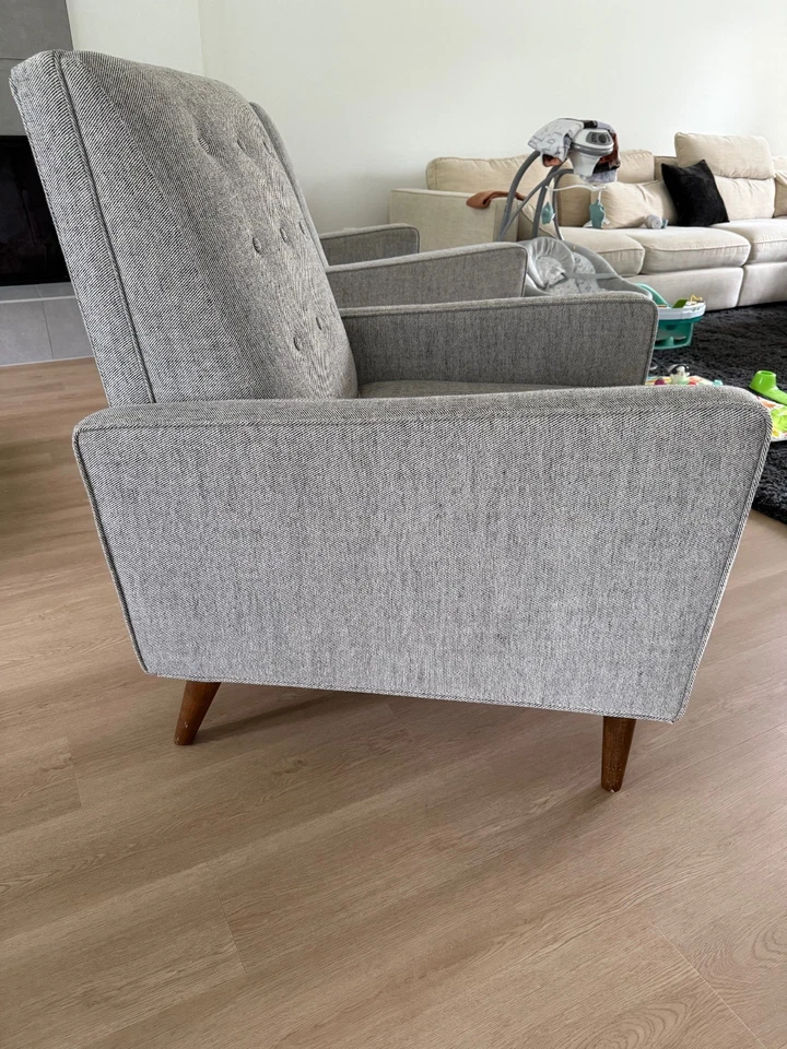 Sillón reclinable West Elm Rhys Mid-Century Foto 2 de 4