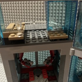 #42 LEGO 76038 Marvel Super Heroes Attack On Avengers Tower 100% Complete