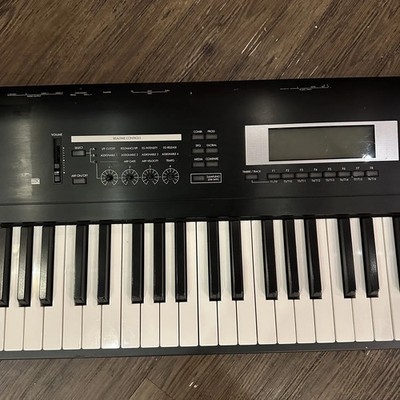 KORG TR88 88-Key Piano Workstation Synthesizer Keyboard Tested