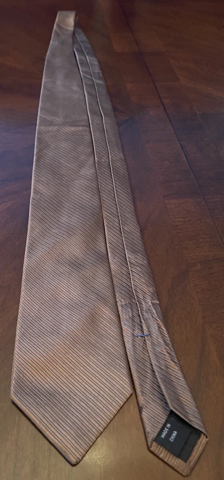 Corbata Kenneth Cole Reaction marrón 100 % seda para hombre hecha en China Foto 3 de 4