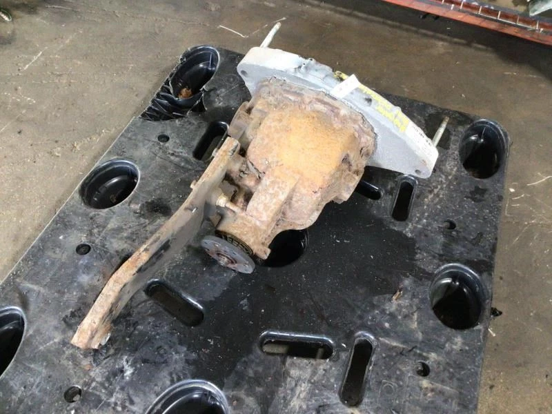 2003 LINCOLN NAVIGATOR AWD REAR DIFFERENTIAL CARRIER ASSY OEM+ - Image 3 of 4