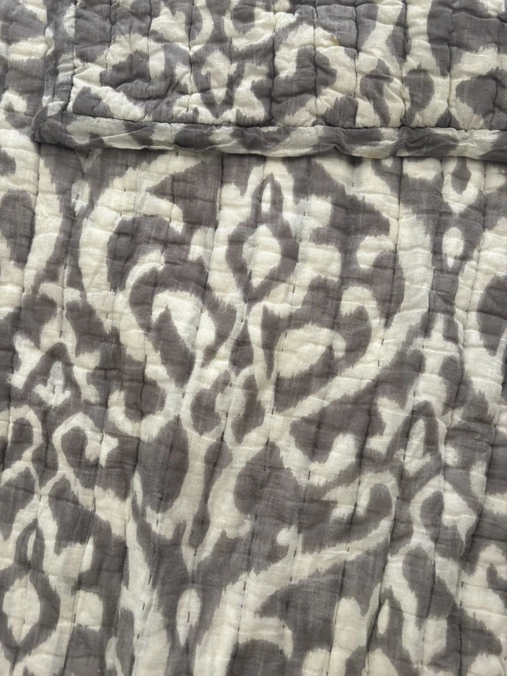 Pottery Barn King Coveet Acolchado Gris y Crema Algodón Ikat ¡Con Euro Sham! ¡Leer! Foto 3 de 4