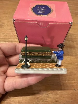 Limoges France Peint Main Trinket Box Paris News Stand