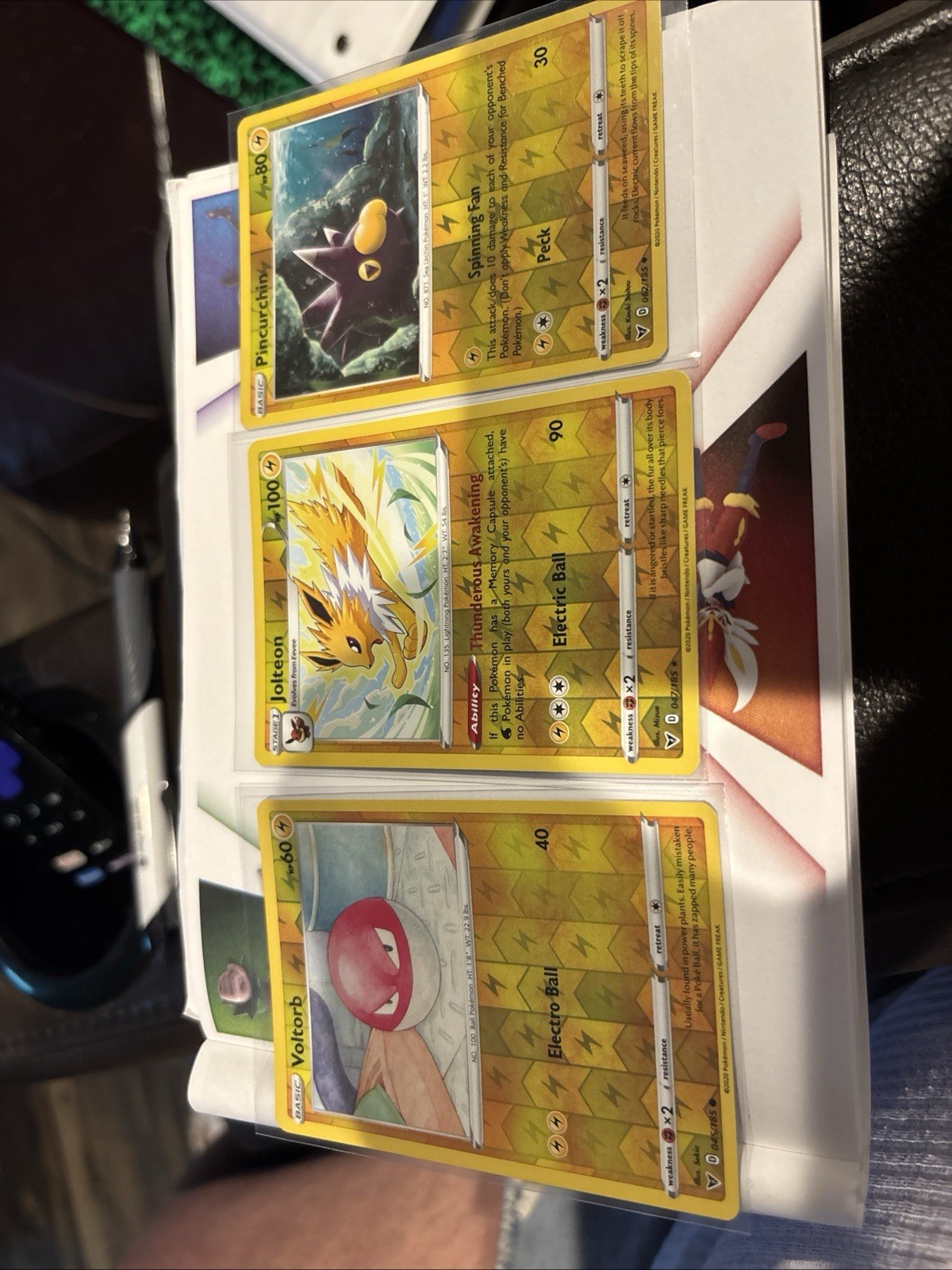 Jolteon ,voltorb,unchurching Reverse, Hollow Light Vivid Voltage Pokemon Nm