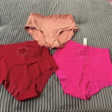 VICTORIA'S SECRET NO-SHOW HEART CUT-OUT MODERN BRIEF PANTY LOT OF 3 SZ XS