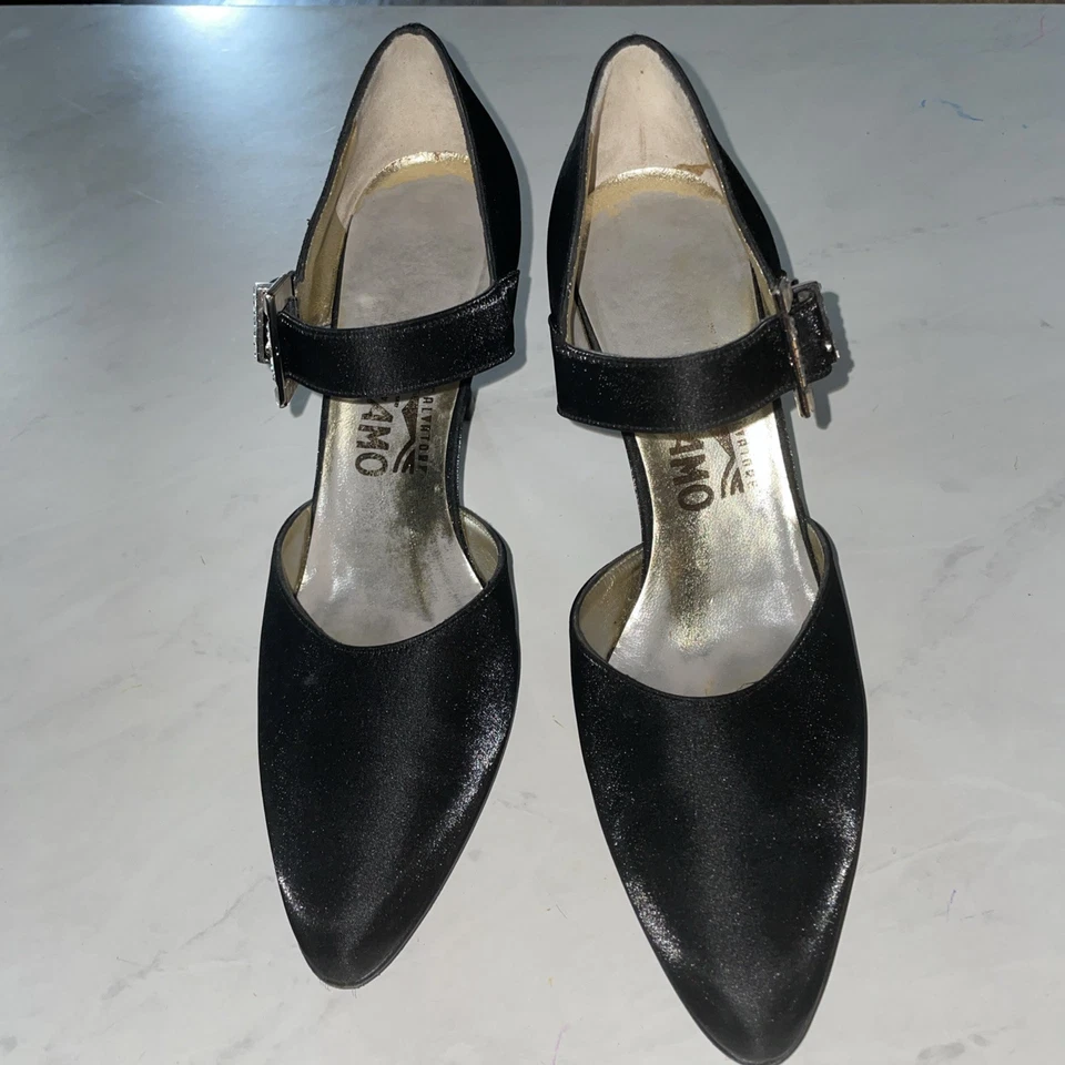 Tacones Salvatore Ferragamo de tela para mujer negros punta talla 7,5 cristales AAA Foto 2 de 4