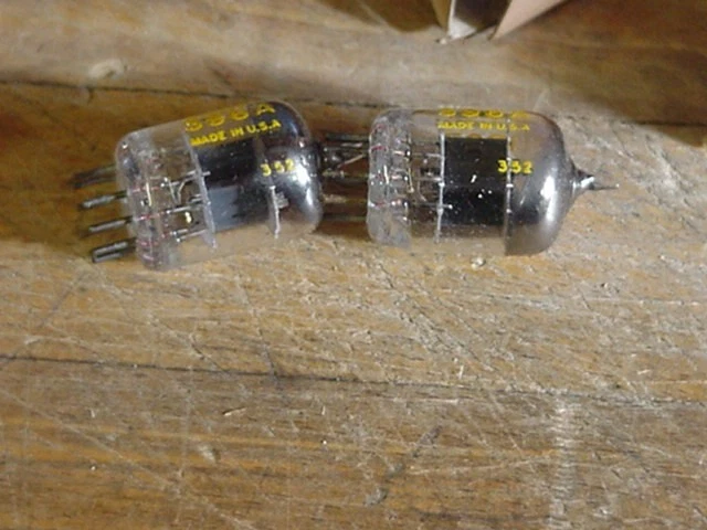 2 JW 2C51 WESTERN ELECTRIC Amplificador HiFi Tubo de Vacío Código 352 Fuerte y Equilibrado Nuevo de Lote Antiguo Foto 4 de 4