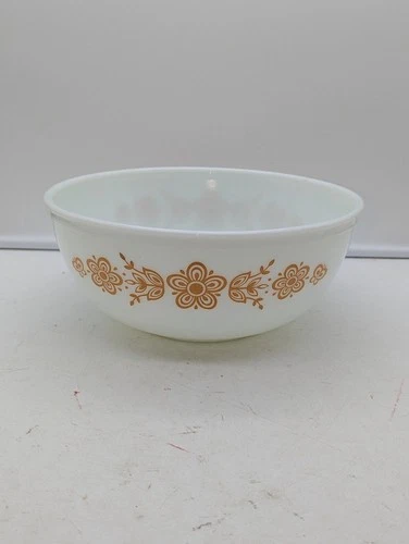 Pyrex #404 Gold Butterfly 4 Quart Large Mixing Bowl Used Condition Made In USA