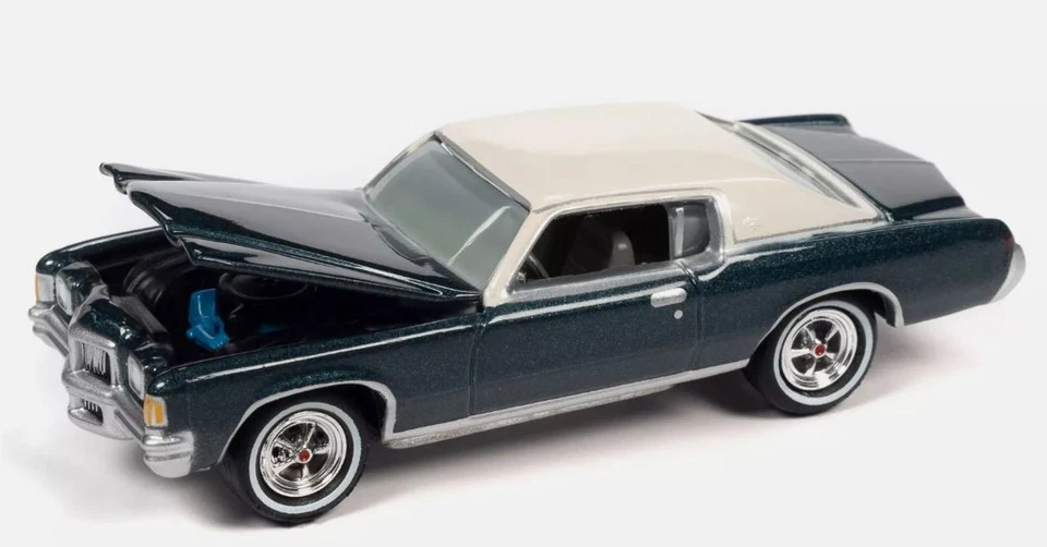 JOHNNY LIGHTNING - PONTIAC Grand Prix 1971 blu ORO CLASSICO in blister - 1/64... - Immagine 3 di 3