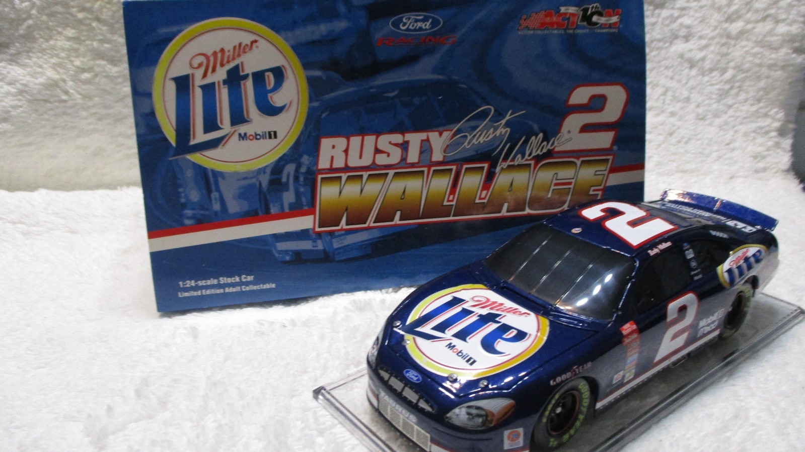 RUSTY WALLACE 1/24 #2 MILLER LITE 2002 FORD TAURUS BANK 1 OF 1,200 NIB