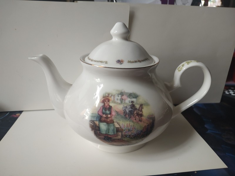 Anne Of Green Gables Idlewild  Collection Tea Pot