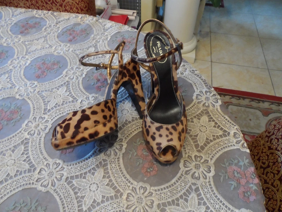 Prada Brown/Beige Leopard Print Calf Hair Leather Platform Pumps Size 37.5B - Image 3 of 4