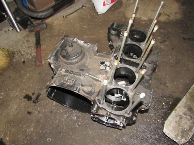 kawasaki crankcase crank cases kz1100 gpz 1100 kzt10be029582