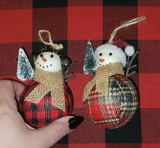 WINTER WONDER LANE RUSTIC COTTAGE SET OF 2 PLAID BALL SNOWMAN TREE DECORATIONS