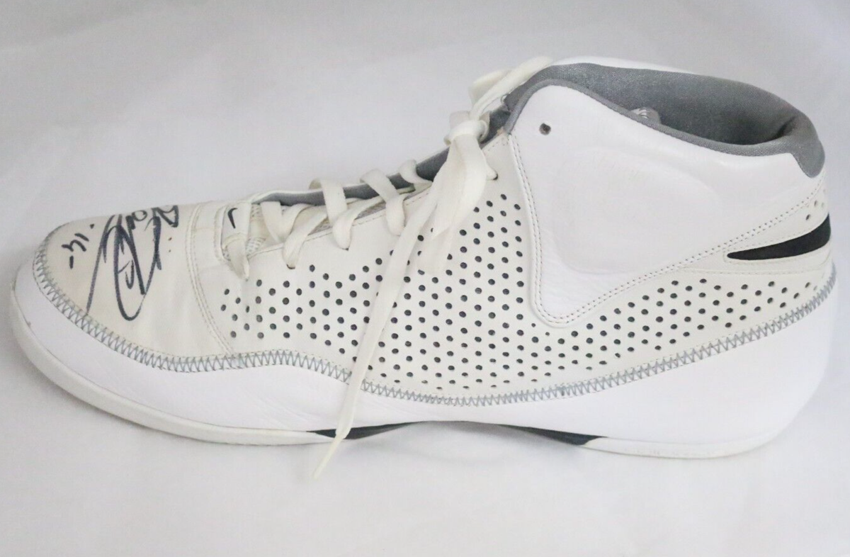 Dirk Nowitzki Autographed 2007 Nike Zoom Basketball White Obsidian