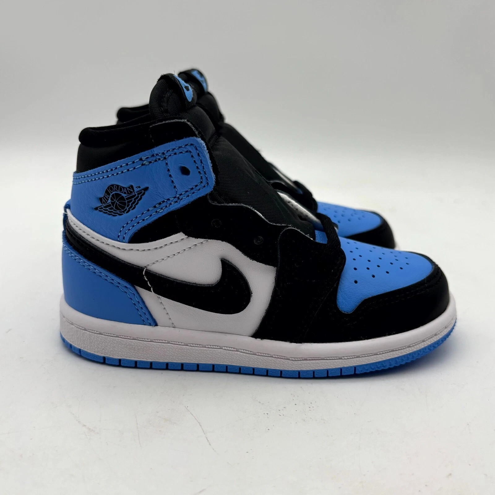 Nike Jordan 1 Retro High OG UNC Toe scarpe da bambino in pelle blu taglia 3C FD1413 400