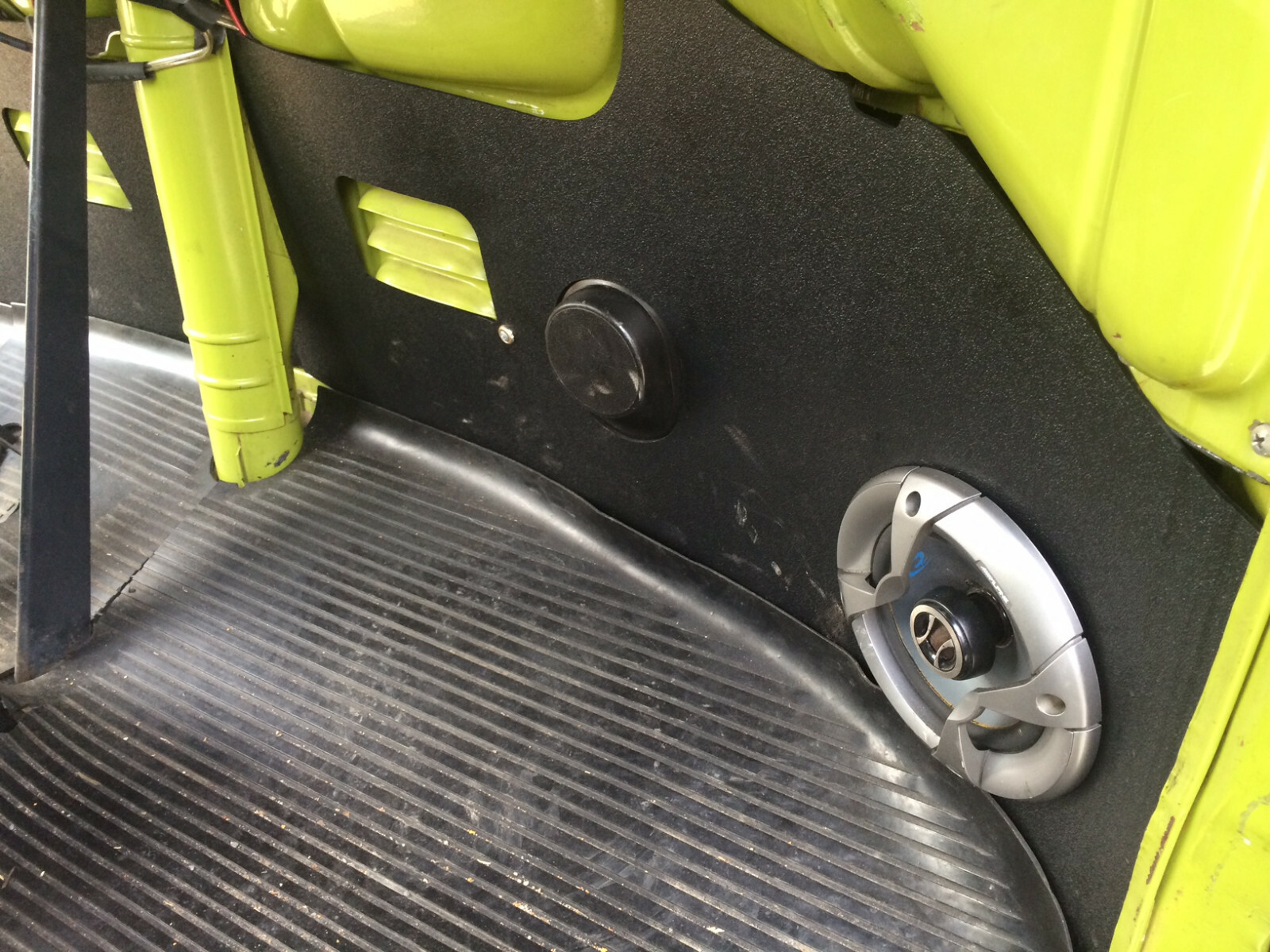 1968 1970 VW Bus front HD KICK PANELS with 5 1/4" speakers Bay window