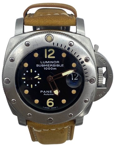 Panerai Submersible Pam243 2006 Patina on Hour Markers