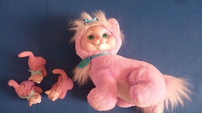 Kitty Surprise Hasbro  mit 3 Welpen gebraucht 90er Vintage 