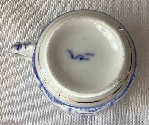 Vintage Japanese Blue & White Porcelain Pottery Teacup, Marked - Picture 9 of 11