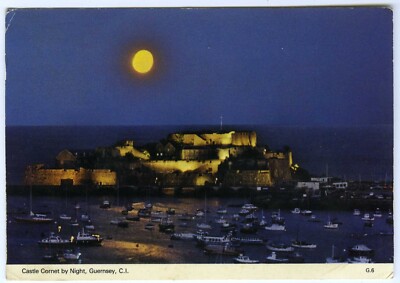 1980er Dennis Postkarte Castle Cornet bei Nacht Guernsey verschickt Okt 1981