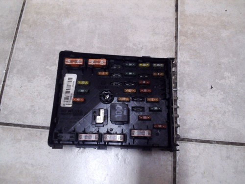 Sicherungskasten VW Passat Variant 2.0 TDI Bluemotion Technology DPF 3C/3CC