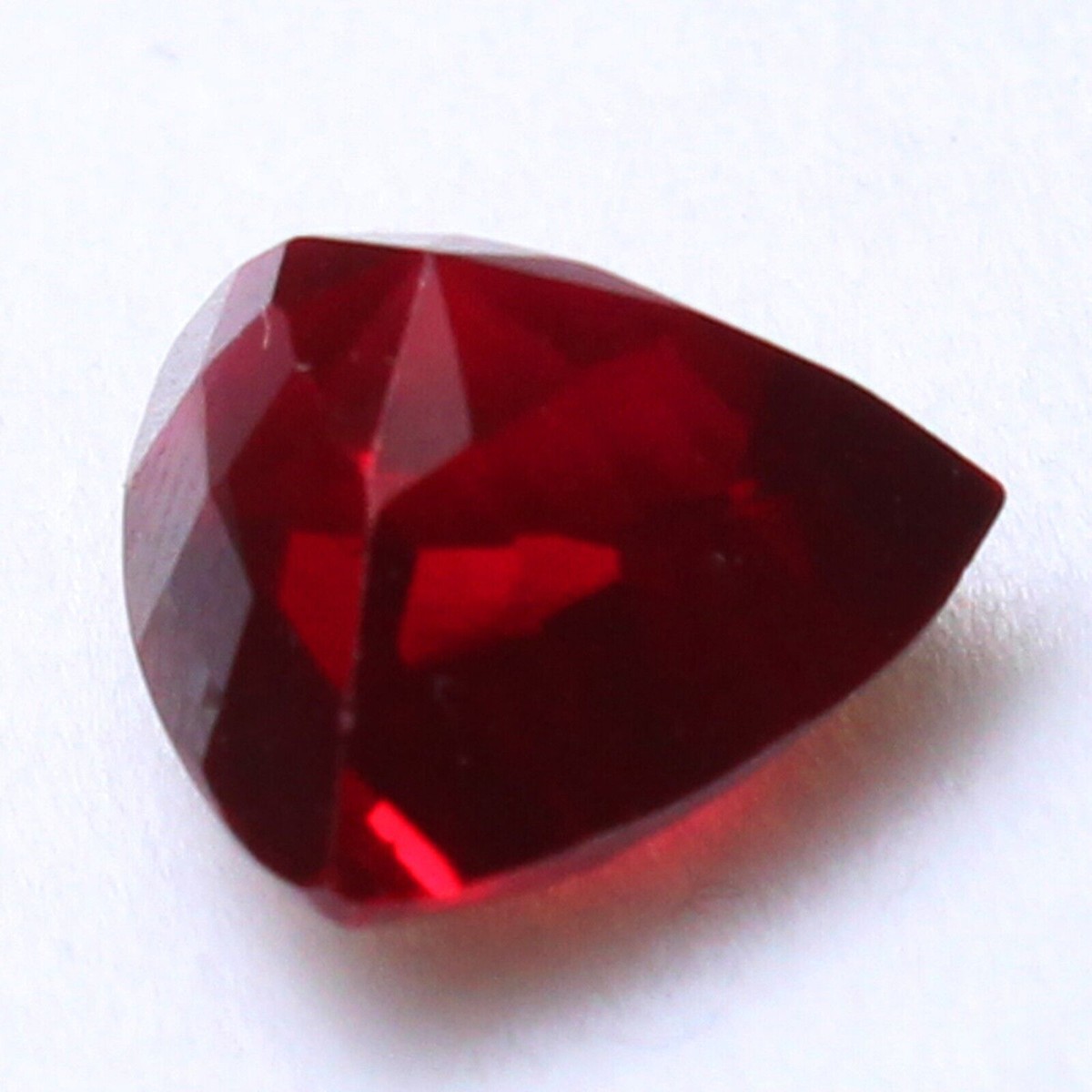 SCINTILLANTE PIETRA PREZIOSA Sfusa A Forma Di Cuore Di Topazio Rosso Da