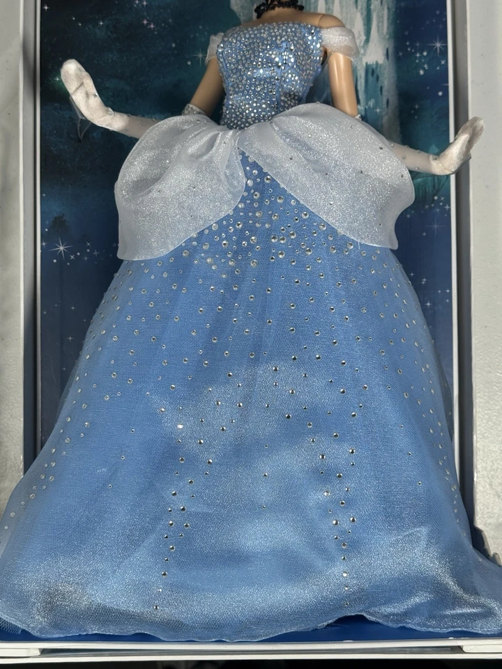 2012 Disney Store Limited Edition Princess Cinderella Doll 17” LE 2357/ 5000 NEW - Image 3 of 4