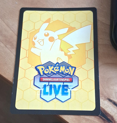 Pokémon TCG LIVE Pikachu Sammelkarte Deutsch, Standard-Kartengröße