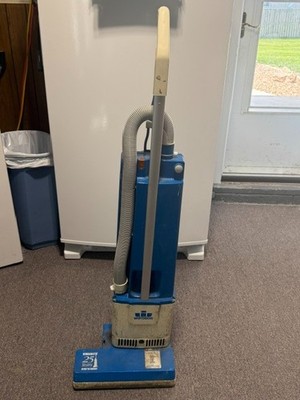 Used Windsor Versamatic 14'' Vacuum