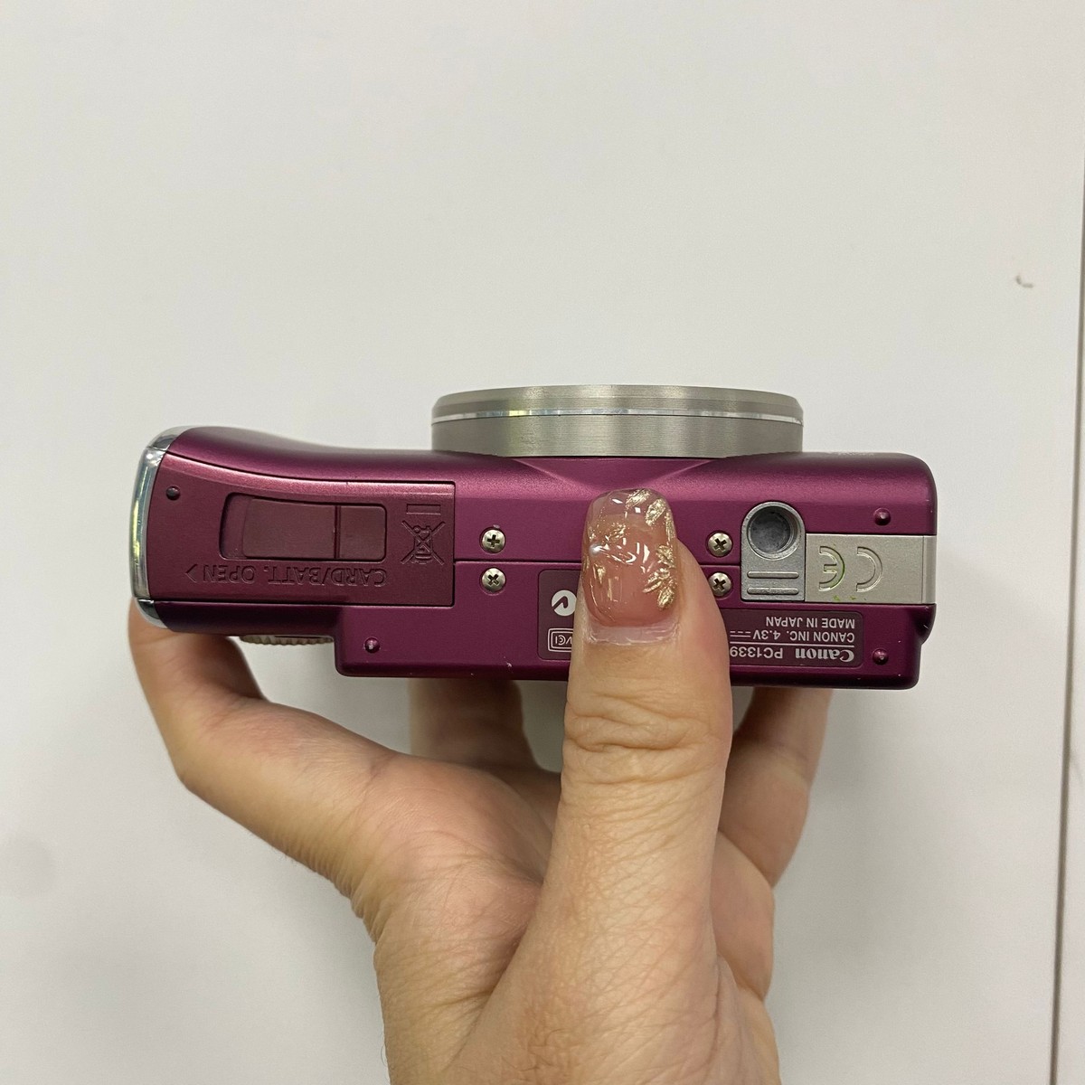 Canon PowerShot SX200 lS 12.1MP 12x Optical Zoom CCD Digital