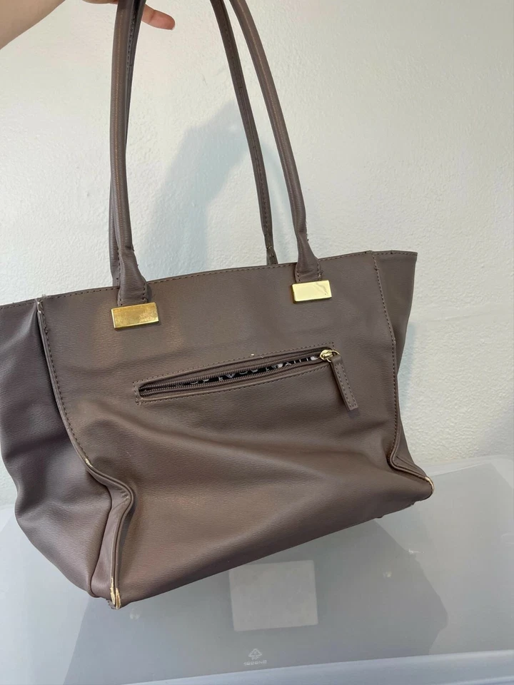 O Lulu by lulu Guinnes Purse Maeve Locket Medium Tote Handles - Image 4 of 4