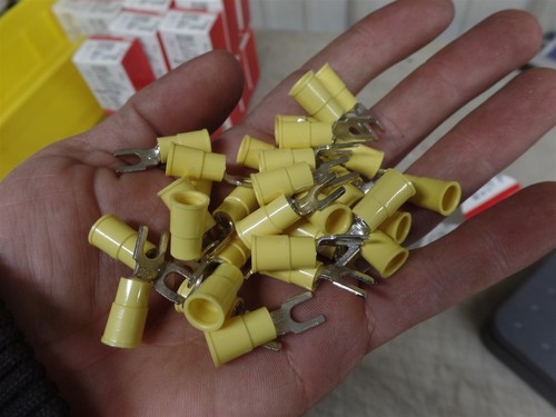 GENUINE 3M SCOTCHLOK MV10-8FBX INSULATED FORK TERMINALS, 12-10 AWG, BOX OF 50!!! - Picture 4 of 6