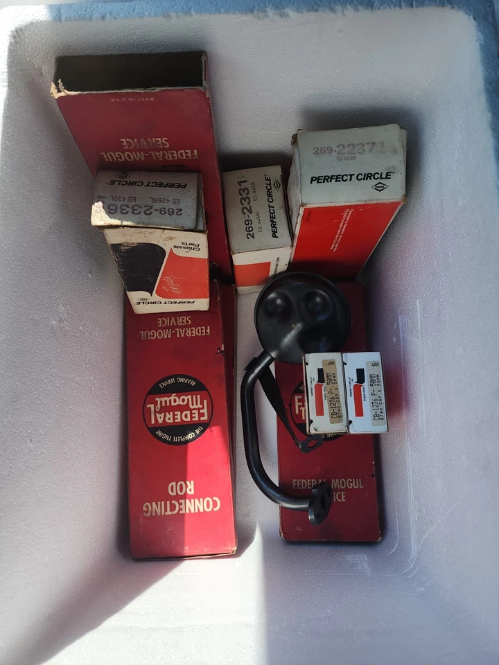 ¿PIEZAS DE MOTOR Federal Mogul vintage? PIEZAS ANTIGUAS DE CAMIONES, PIEZAS DE CAMIONES FORD AÑOS 70? Foto 2 de 4