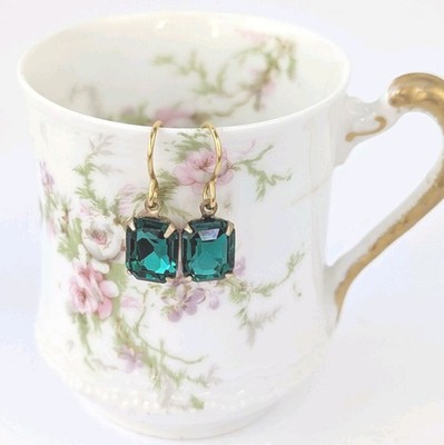 Vtg Emerald Green Rhinestone Earrings 10x8mm Gold Filled Wire Artisan Made