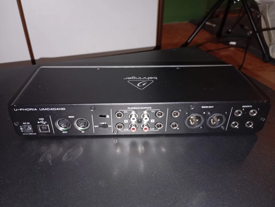 Behringer UMC404HD Interfaccia Audio con Preamplificatori Midas Mic 192KHz -... - Immagine 2 di 4