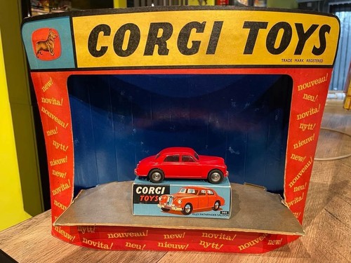CORGI TOYS 205 RILEY PATHFINDER +BOITE NO DINKY TOYS SPOT-ON MATCHBOX SOLIDO