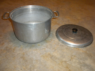 LOTS OF WEAR Vintage Comet The Popular Aluminum Large Pot 7'' Deep 11'' Across Top