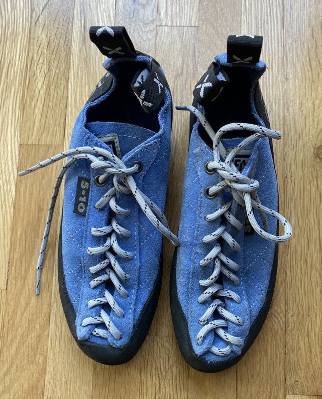 Five Ten women's blue suede climbing shoes lace up size 5 made in USA