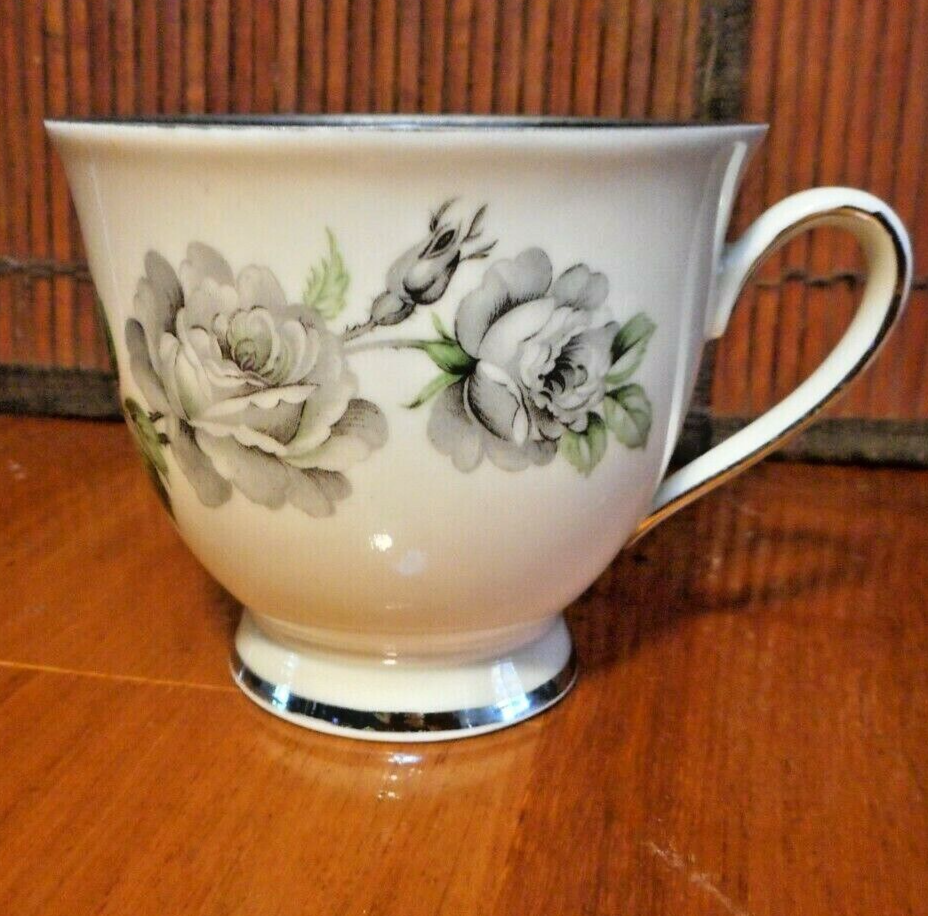 Kjøbenhavns Porcellain Maleri Vallø Black Rose Spare Tea Cup