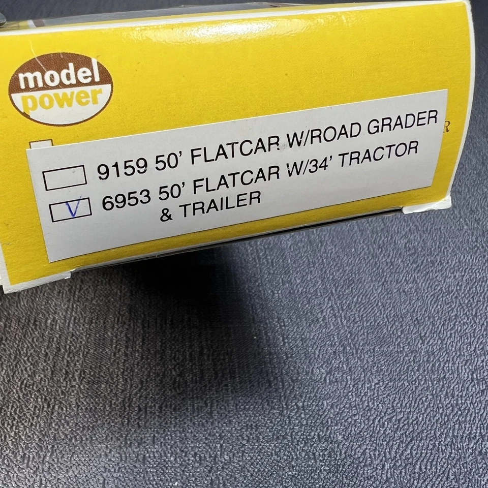 Model Power Military Action Series #6953 50’ Flatcar 34’ Tractor & Trailer Rare - Image 4 of 4