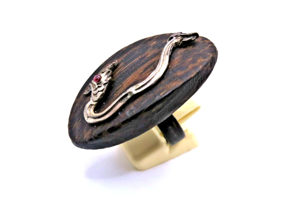 Anillo Dragón Naga Concha de Coco Plata 925 Ojo Rubí Natural Ecológico Talla 8.5 Foto 2 de 4