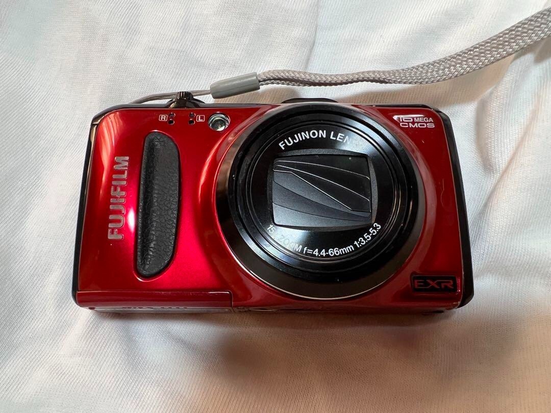 Fujifilm FinePix F600EXR 16.0MP Compact Digital Camera RED Used